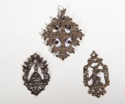 null Croix pendentif en argent à décor d'une croix orthodoxée ornée de cabochons...