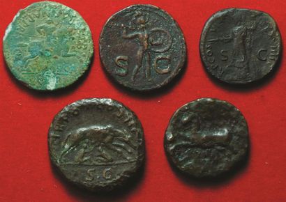 null 5 bronzes antiques : Caligula as d'Osca (Maladie du bronze), Claude I As, Domitien...