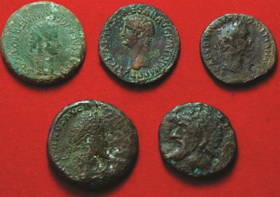 null 5 bronzes antiques : Caligula as d'Osca (Maladie du bronze), Claude I As, Domitien...