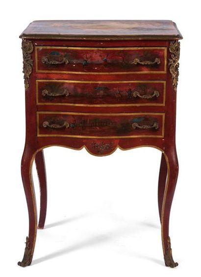null Petit meuble de rangement en bois peint à décor dans le goût Extrême-oriental,...