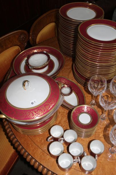 null Haviland Limoges. Porcelain service piece with gilded decoration on a burgundy...