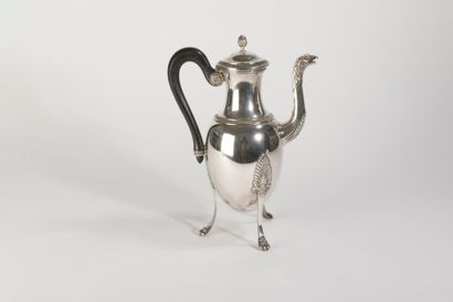 null Tripod coffee pot in silver Minerve 950 thousandths Empire style, it rests on...