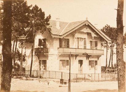 null Alphonse TERPEREAU
Arcachon.
Set of three pictures of villas not referenced...