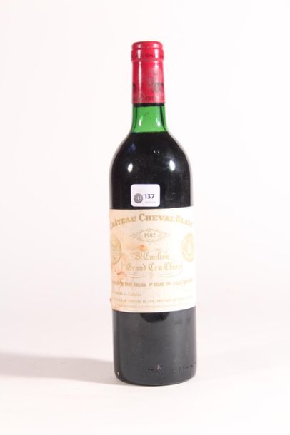 null 1982 - Château Cheval Blanc 1er Grand cru classé A rouge Saint-Emilion - 1 ...