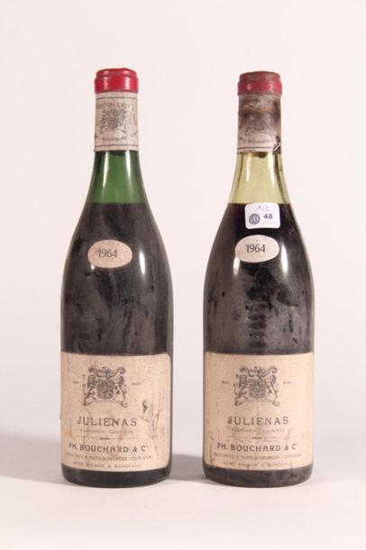 null 1964 - ph.Bouchard & Cie rouge Juliénas - 2 blles étiquettes sales
