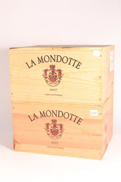 null 12 bouteilles Château La Mondotte 2007 (2 caisses bois de 6 d'origine non ouvertes)...