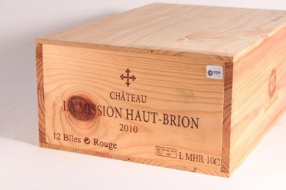 null 12 bouteilles Château Mission Haut Brion 2010 (1 caisse d'origine de 12 non...