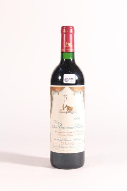 null 1986 - Château Mouton Baronne Philippe de Rothschild 5ème Grand cru rouge Pauillac...