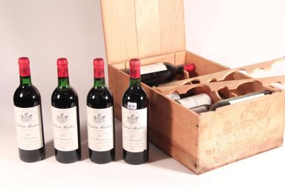 null 1982 - Château Montrose red Saint-Estèphe - 12 CBO blles, 6 slightly low, 3...