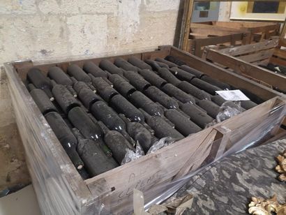 null 600 bouteilles (environ) Château Saint Poly 2001 en tiré bouché
