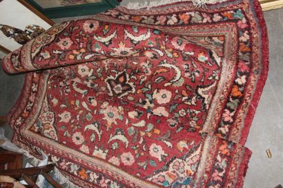 null Set of 7 woolen rugs, knotted and mechanical stitch.

Far East

twentieth c...