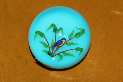 null BACCARAT France.

Sulphide paper press with kingfisher decoration on blue background...