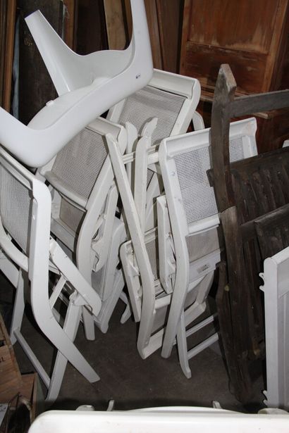 null Ensemble de mobilier de jardin, comprenant : 6 fauteuils pliables en plastique,...