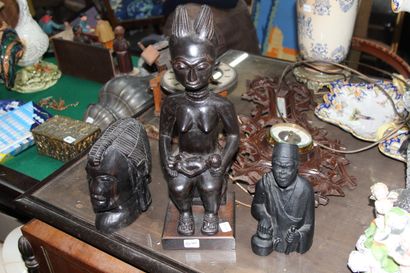 null Statuette in carved and patinated wood

Maternity

Modern Africa.

It is joined...