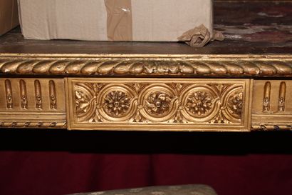 null Carved and gilded wood middle table decorated with garlands of flowers, canals...