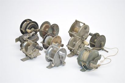 null VARIOUS REELS

Set of 10 antique small size reels, black or silver, only one...