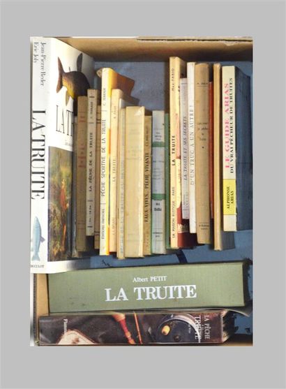 null PÊCHE - TRUITE

23 volumes, la plupart brochés : REDER & JOLY La Truite. Cart....