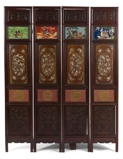 null FOUR-LEAF FOLDING SCREEN IN CARVED DARK WOOD

mother-of-pearl inlays, silk and...