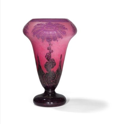 null FRENCH GLASS 

Dahlias, circa 1923-26

Cornet vase resting on a pedestal and...