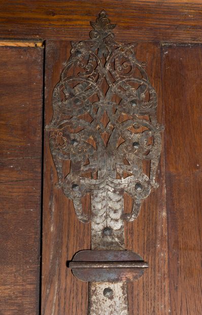null LARGE CHEST IN MARQUETRY AND OAK

the facade decorated with stylised flower...