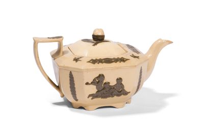 null LAHENS AND RAKE A BORDEAUX

COVERED TEAPOT IN FINE BEIGE EARTHENWARE

with relief...