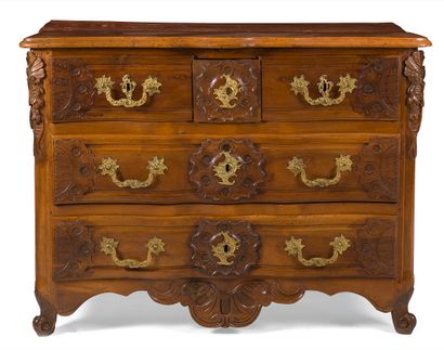 null CARVED WALNUT CHEST OF DRAWERS

of an eventful shape, opening with five drawers...