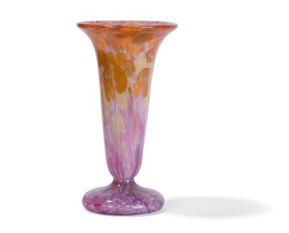 null Charles SCHNEIDER (1881-1953)

Jades, circa 1927-29.

Cornet vase with flared...