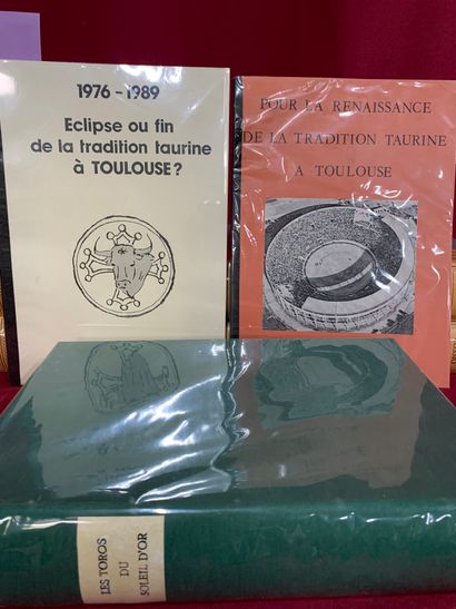 null BONHOURE Alain : Toulouse les toros du Soleil d'Or, 694 pp - MONNIER Rémi :...