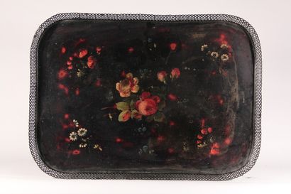 null Rectangular tray in painted sheet metal with flower decoration on black background

Late...