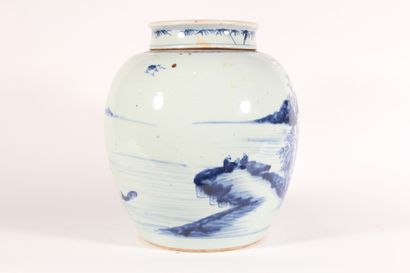 null Pot à gingembre en porcelaine bleu blanc à décor tournant de paysage montagneux

Chine,...
