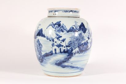null Pot à gingembre en porcelaine bleu blanc à décor tournant de paysage montagneux

Chine,...