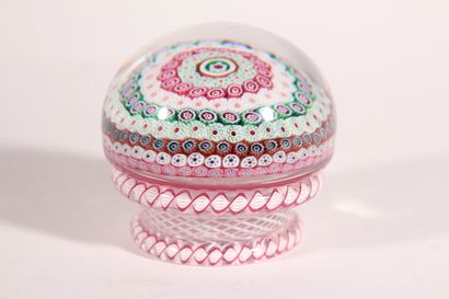 null Saint-Louis

Sulphide paperweight with Millefiori decor, signed SL 1953

Height:...