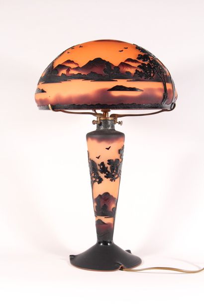 null La Rochère

Mushroom" lamp made of multilayer glass with acid-etched decoration...