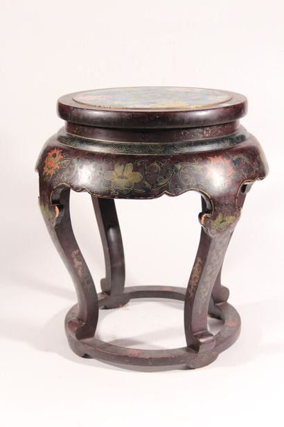 null Small lacquered wooden side table with vegetal decoration, table top with cloisonné...