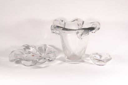 null Daum Nancy France

Large moulded crystal vase

Circa 1950

Height: 27 cm

(Small...