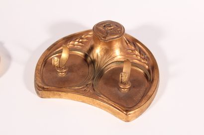 null According to FRÉCOURT

Gilt bronze inkwell decorated with wheat sheaves

Circa...