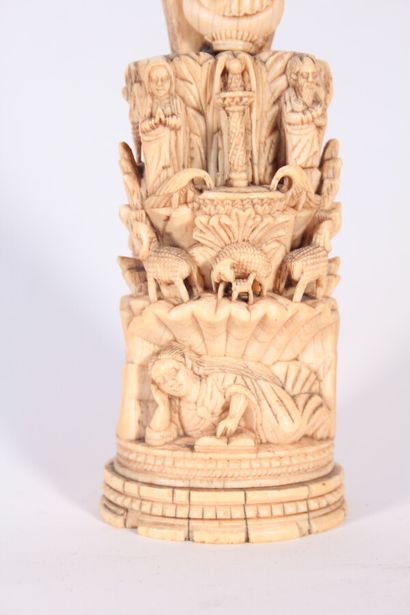 null Carved ivory subjects depicting a Virgin and Child 

H. 24.5 cm

(Accidents)

A...