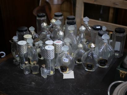 null Set of about 40 perfume bottles

House Guerlain