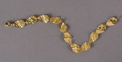 null Flexible bracelet in yellow gold 750 thousandths mesh gold leaves in pear 4...