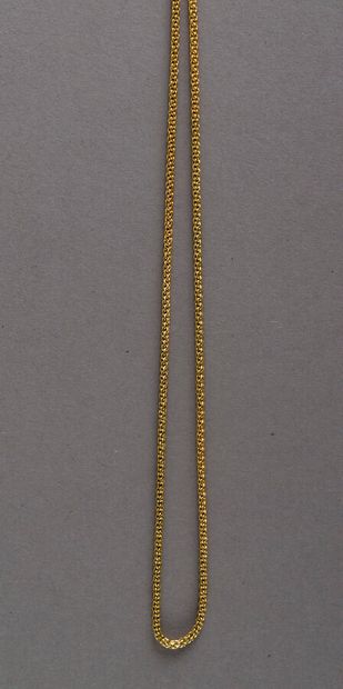 null Chain in yellow gold 750 thousandths plaited mesh 9 g - Length 50 cm - Other...