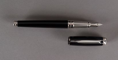 null S.T. Dupont, Atelier D line fountain pen, black lacquer and palladium, 14-carat...