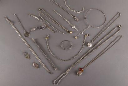 null Lot de bijoux en argent 800 ou 925 millièmes : colliers, bracelets, pendentifs,...