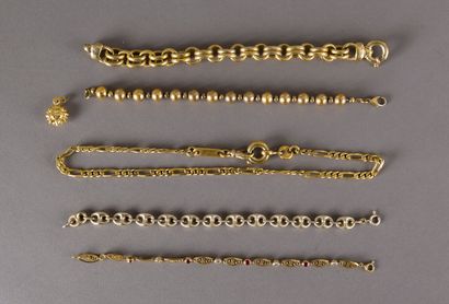 null Quatre bracelets, un collier et un pendentif en vermeil 925 millièmes 117 g...