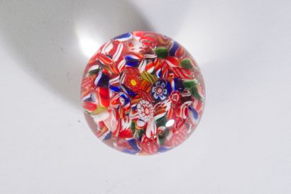 null Round paperweight with polychrome canes, diameter 6 cm.