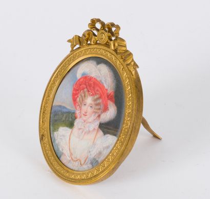 null Oval miniature on ivory : Portrait of Queen Marie-Amélie of Bourbon Sicily....