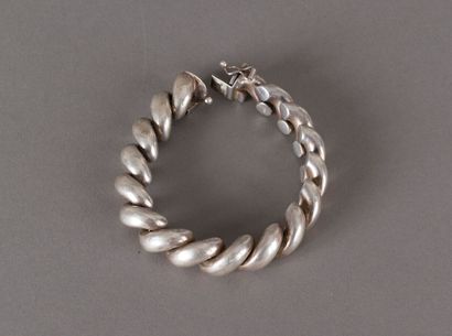 null Soft bracelet in silver with inclined motives 30,2 g - Length 18,5 cm.