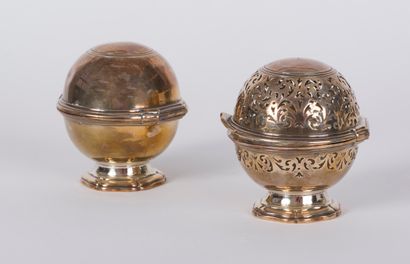 null Pair of silver sponge ball and soap ball Paris 1785 they rest on a scalloped...