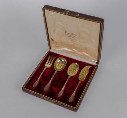 null Four hors d'oeuvres pieces in Minerva silver 950 thousandths around 1880, the...
