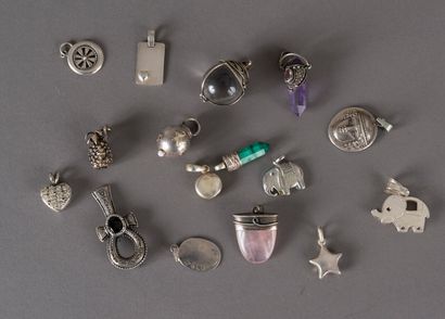 null Sixteen pendants silver 925 thousandths and hard stones of which crystal of...
