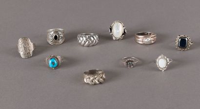 null Lot of ten silver and stone rings 44,9 g.